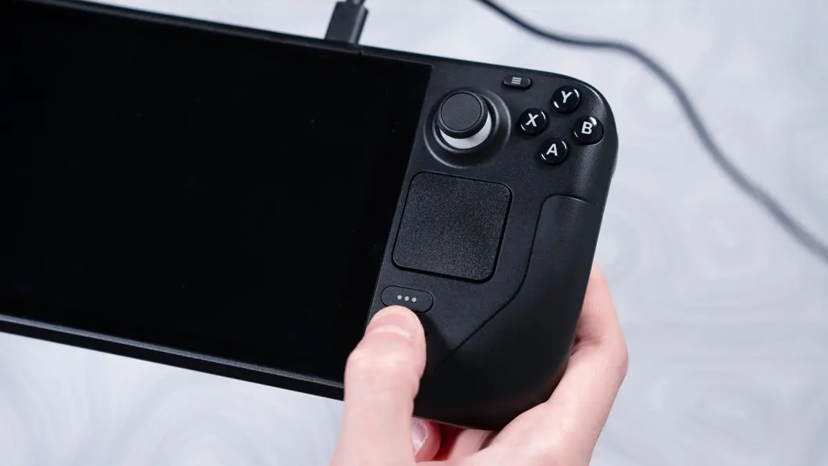 FSR 4 llega a las consolas portátiles: AMD lo confirma para handhelds, notebooks y APU antes de fin de año